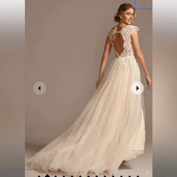 GALINA SIGNATURE
illusion plunge lace appliqued wedding dress - Picture 4 of 8